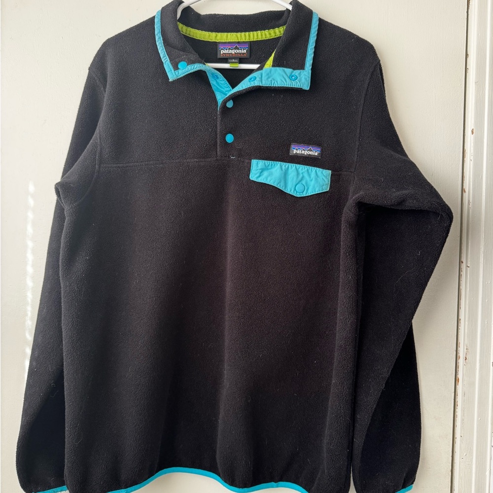 Patagonia Black and Blue pullover sweatshirt fleece